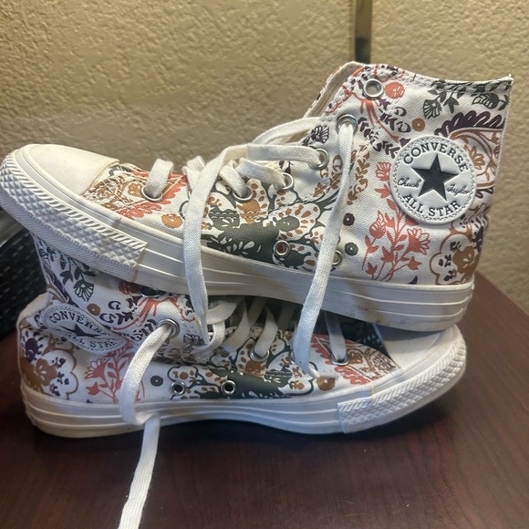 Converse High-Top Sneakers with Floral Pattern - Picture 8 of 12